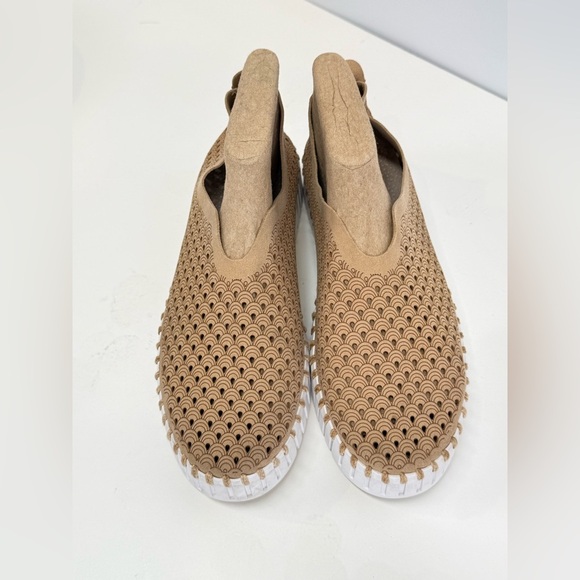 ILSE JACOBSEN Tan and White Tulip laser cut slip on sneakers size 39/8.5-9US - Picture 4 of 8